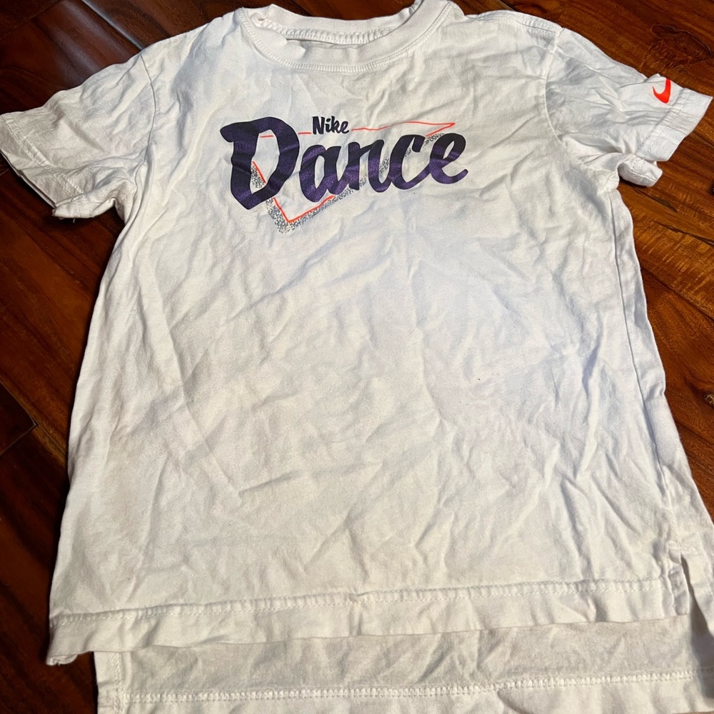 Girl’s Nike dance t-shirt. Size medium